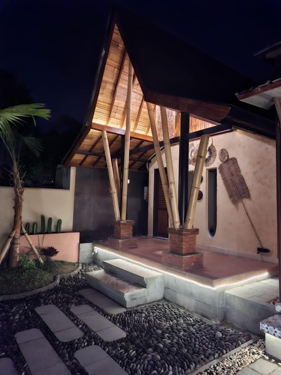 Ubud Hidden Villa Yone Village Exterior photo